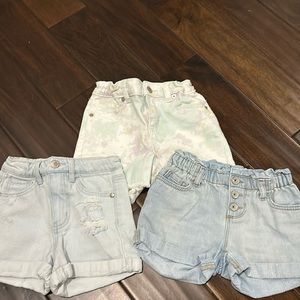 3 pairs of light wash shorts / size 6